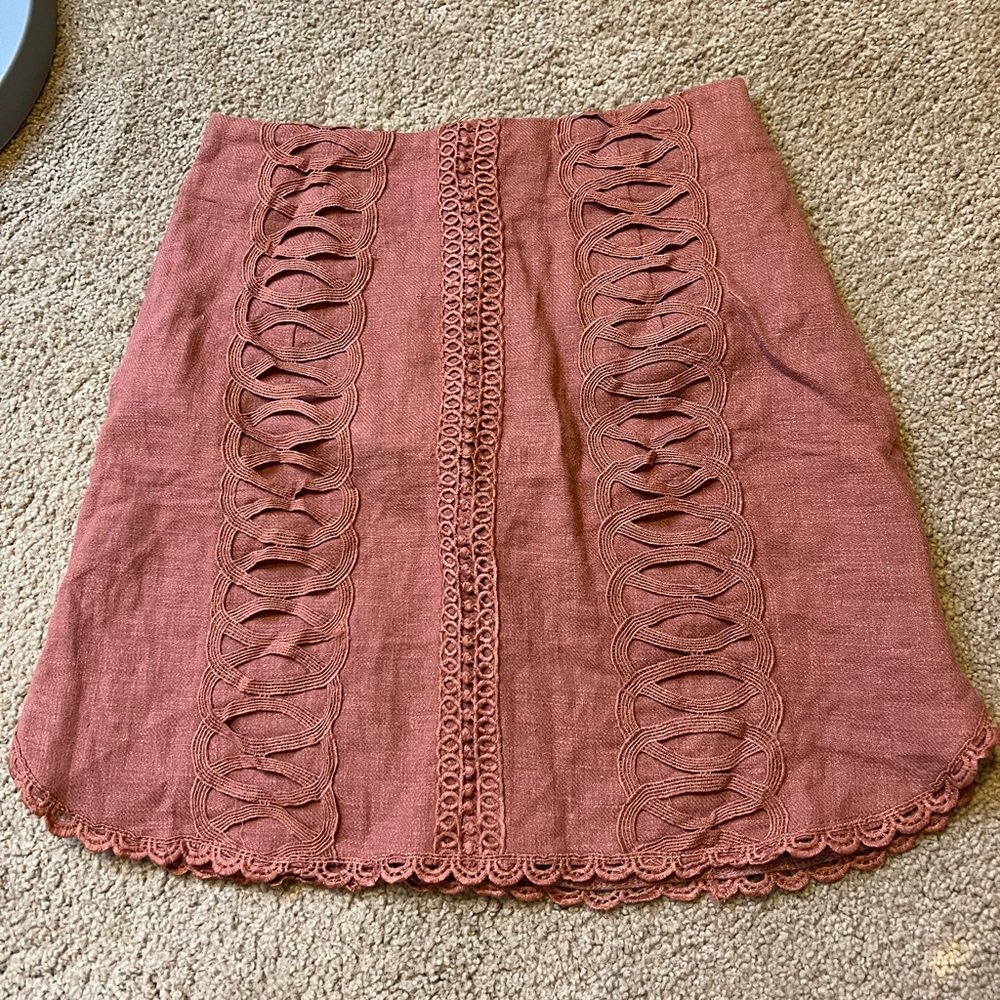 Selfie Leslie skirt